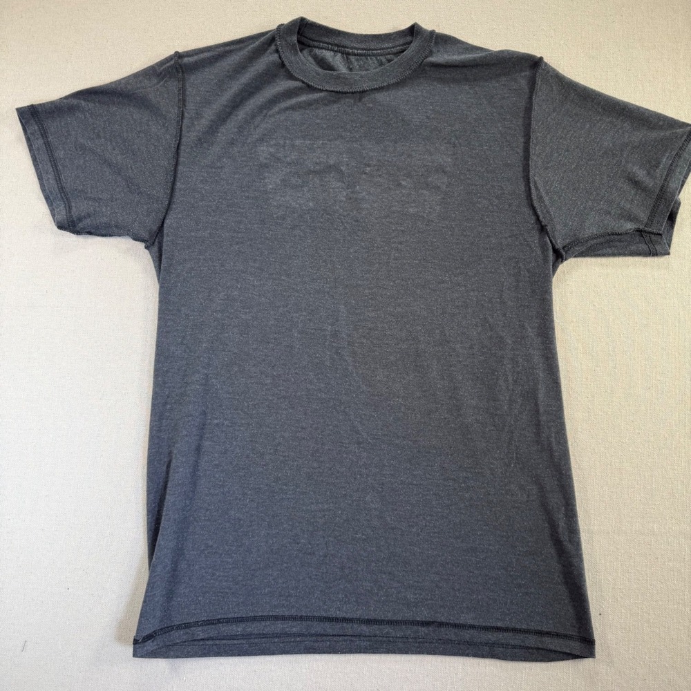 Levis Mens Graphic T-Shirt Charcoal Gray Red Batwing Logo Size S Short Sleeve - Picture 3 of 8
